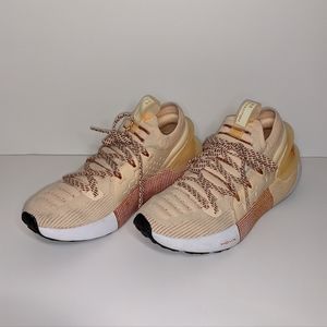 Under Armour Women's UA HOVR Phantom 3 US Size 8 Peach Ice/White